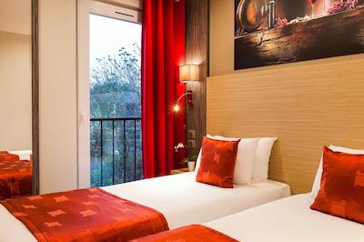 کمفرت هتل اُرلینز اُلیوت پروینسز