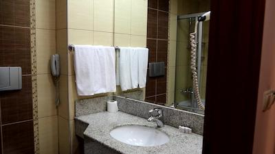 گرین نچره ریزورت اند اس پی ای