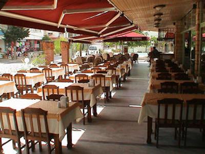 کاراکاز اپارت هتل