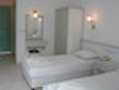 کاراکاز اپارت هتل