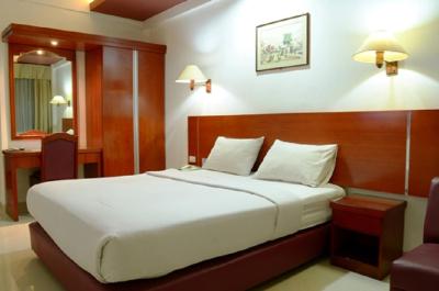 پوری مگا هتل