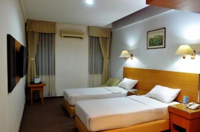 پوری مگا هتل