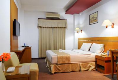 پوری مگا هتل