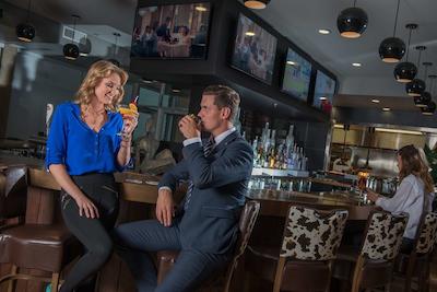 اپلاوس هتل کالگاری آیرپرت