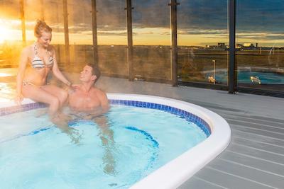 اپلاوس هتل کالگاری آیرپرت