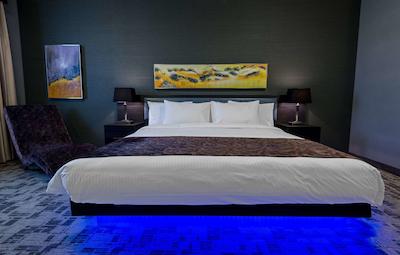 اپلاوس هتل کالگاری آیرپرت