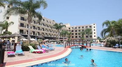 اس تی گاردنز-گرند هتل اند رزیدنسز