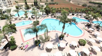 اس تی گاردنز-گرند هتل اند رزیدنسز