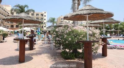 اس تی گاردنز-گرند هتل اند رزیدنسز