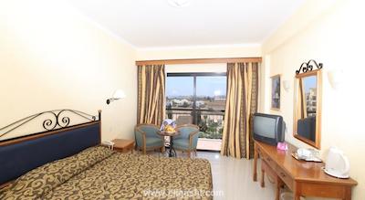 اس تی گاردنز-گرند هتل اند رزیدنسز