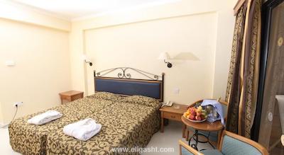 اس تی گاردنز-گرند هتل اند رزیدنسز