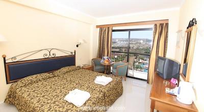 اس تی گاردنز-گرند هتل اند رزیدنسز