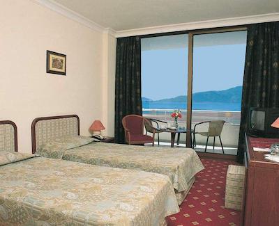 کاماریز هتل اند اسپا