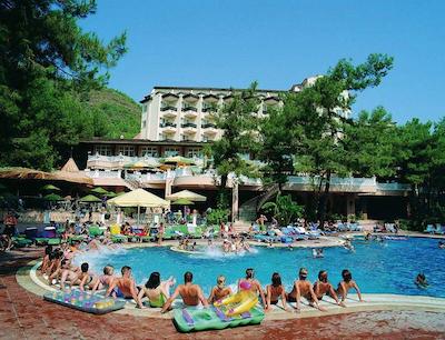 کلوب مارماریز پالاس