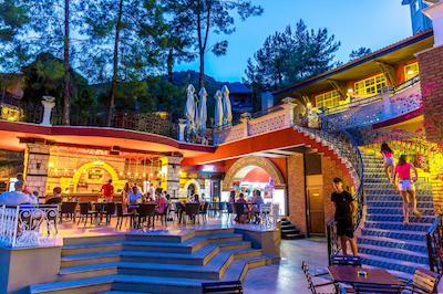 کلوب مارماریز پالاس