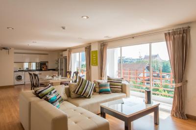 آیچک این رزیدنسز ساتورن