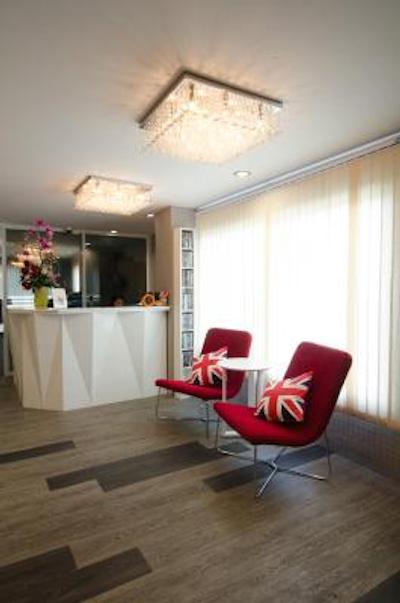 آیچک این رزیدنسز ساتورن