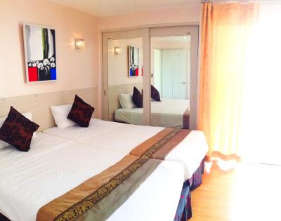 آیچک این رزیدنسز ساتورن