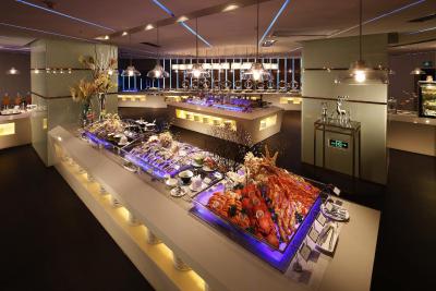 لیا چارلتون هتل شنزهن