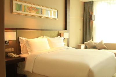 لیا چارلتون هتل شنزهن