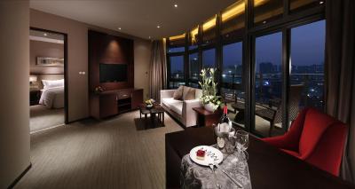 لیا چارلتون هتل شنزهن