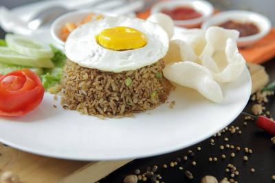 دراگون این کمران