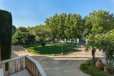 هتل ریاد اروزافا