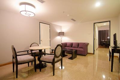 هتل دیرادجا