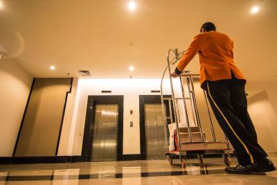 هتل دیرادجا