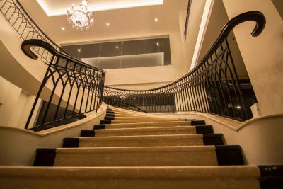 هتل دیرادجا