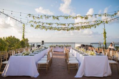 ماهگانی هتل