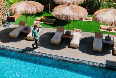 ماهگانی هتل