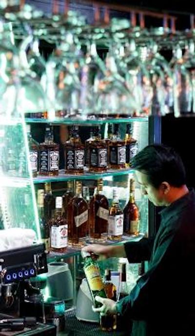 دکزی هتل بای پراساندی