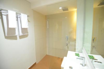 دکزی هتل بای پراساندی