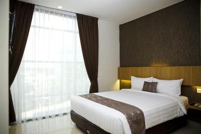 دکزی هتل بای پراساندی