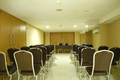 دکزی هتل بای پراساندی