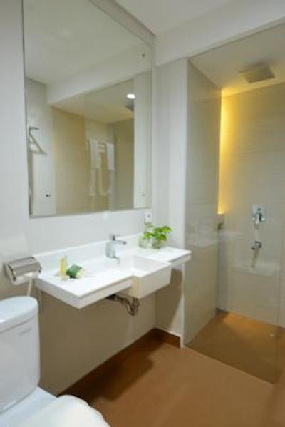 دکزی هتل بای پراساندی