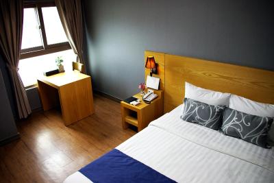 بنیکیا هم د م هتل