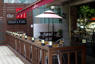 بنیکیا هم د م هتل