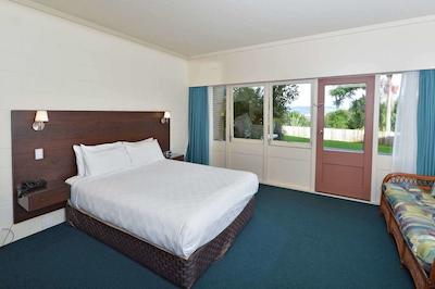 کمفرت هتل فلامز