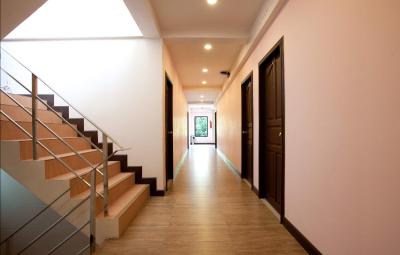 ای اند ای گست هاوس