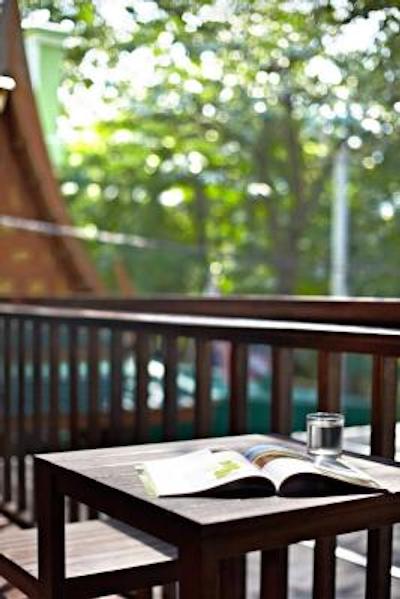 ای اند ای گست هاوس