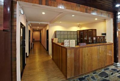 ای اند ای گست هاوس