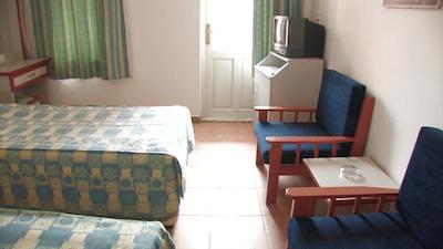 افتالیا اِیتور