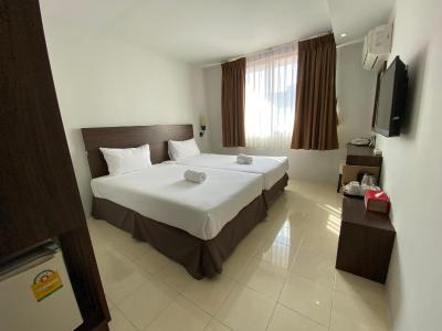 پاس چر هتل دی بانکوک