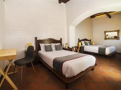 آل اُترو لادو دل ریو هتل