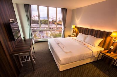 ساکورا بوتیک هتل