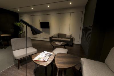 گلاد هتل یئوویدو