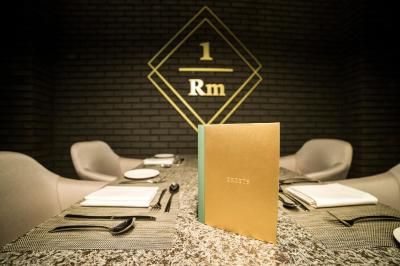 گلاد هتل یئوویدو