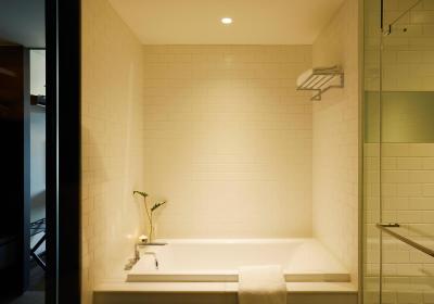 گلاد هتل یئوویدو